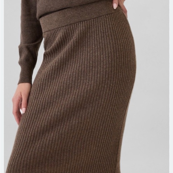 GAP Cashsoft Knit Midi Sweater Skirt - Picture 3 of 7